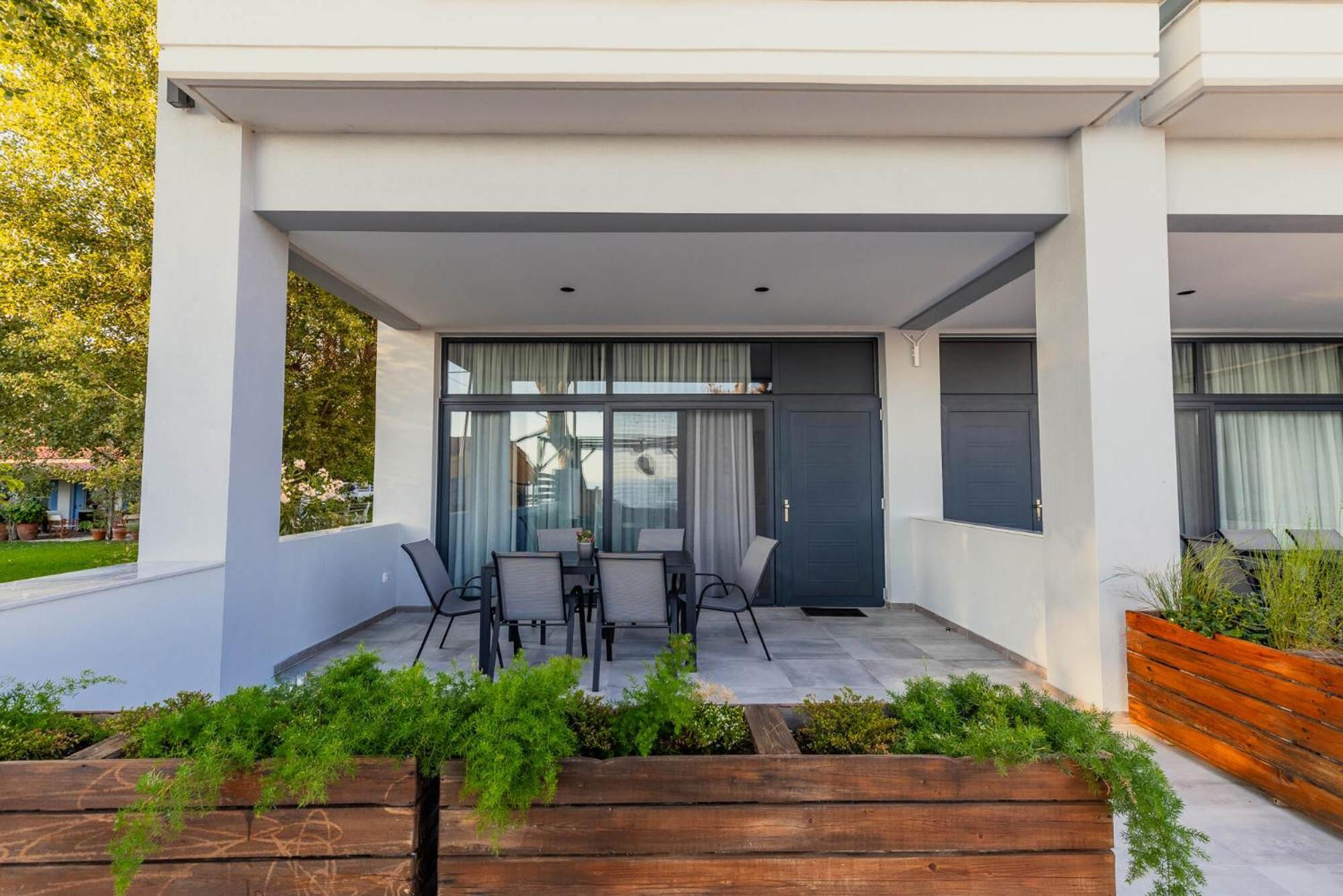 Enalia Luxury Living Apartment นิกิติ ภายนอก รูปภาพ