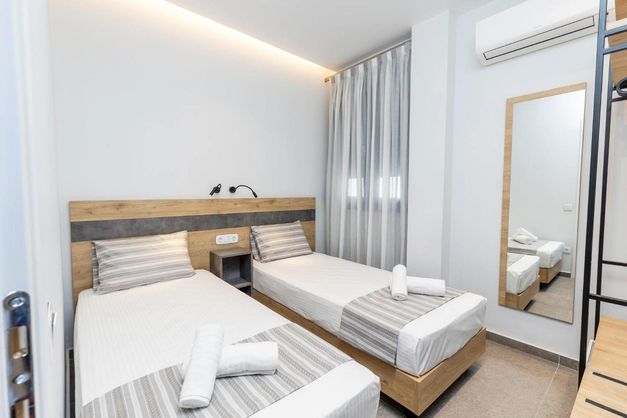 Enalia Luxury Living Apartment นิกิติ ภายนอก รูปภาพ