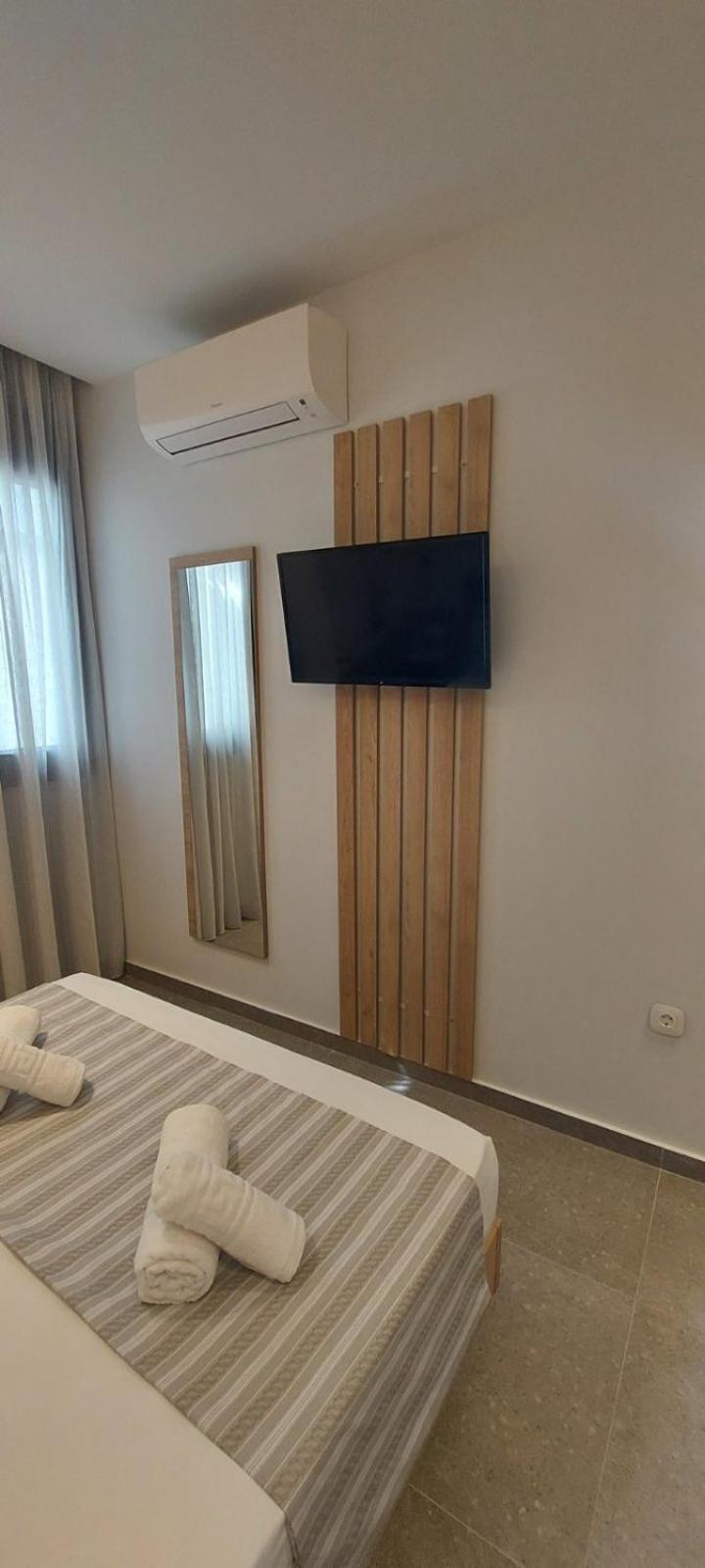 Enalia Luxury Living Apartment นิกิติ ภายนอก รูปภาพ