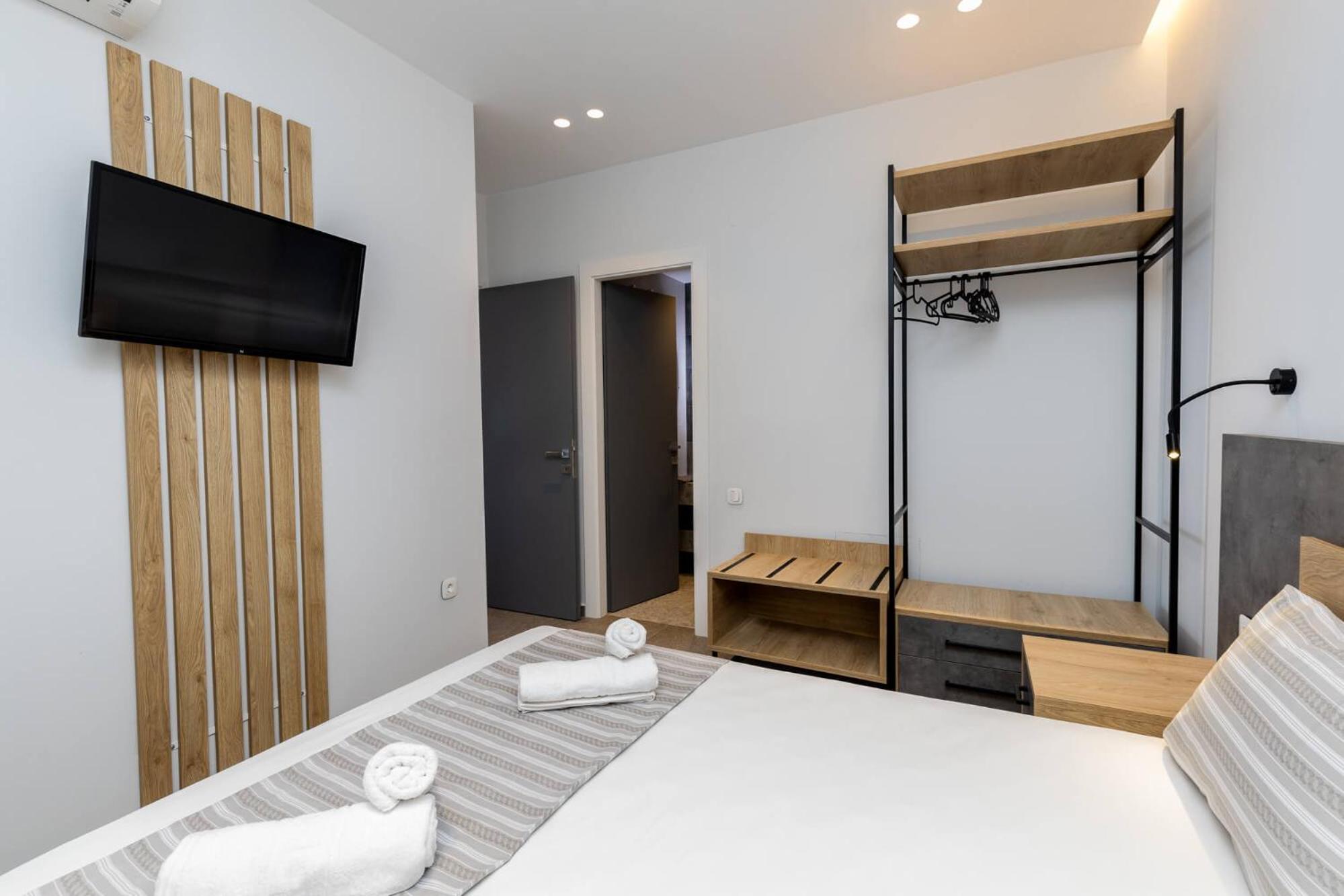 Enalia Luxury Living Apartment นิกิติ ภายนอก รูปภาพ