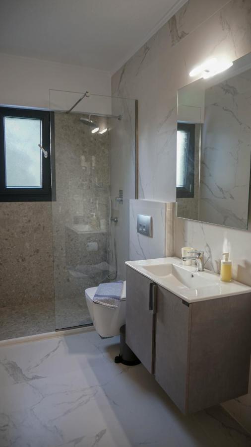 Enalia Luxury Living Apartment นิกิติ ภายนอก รูปภาพ