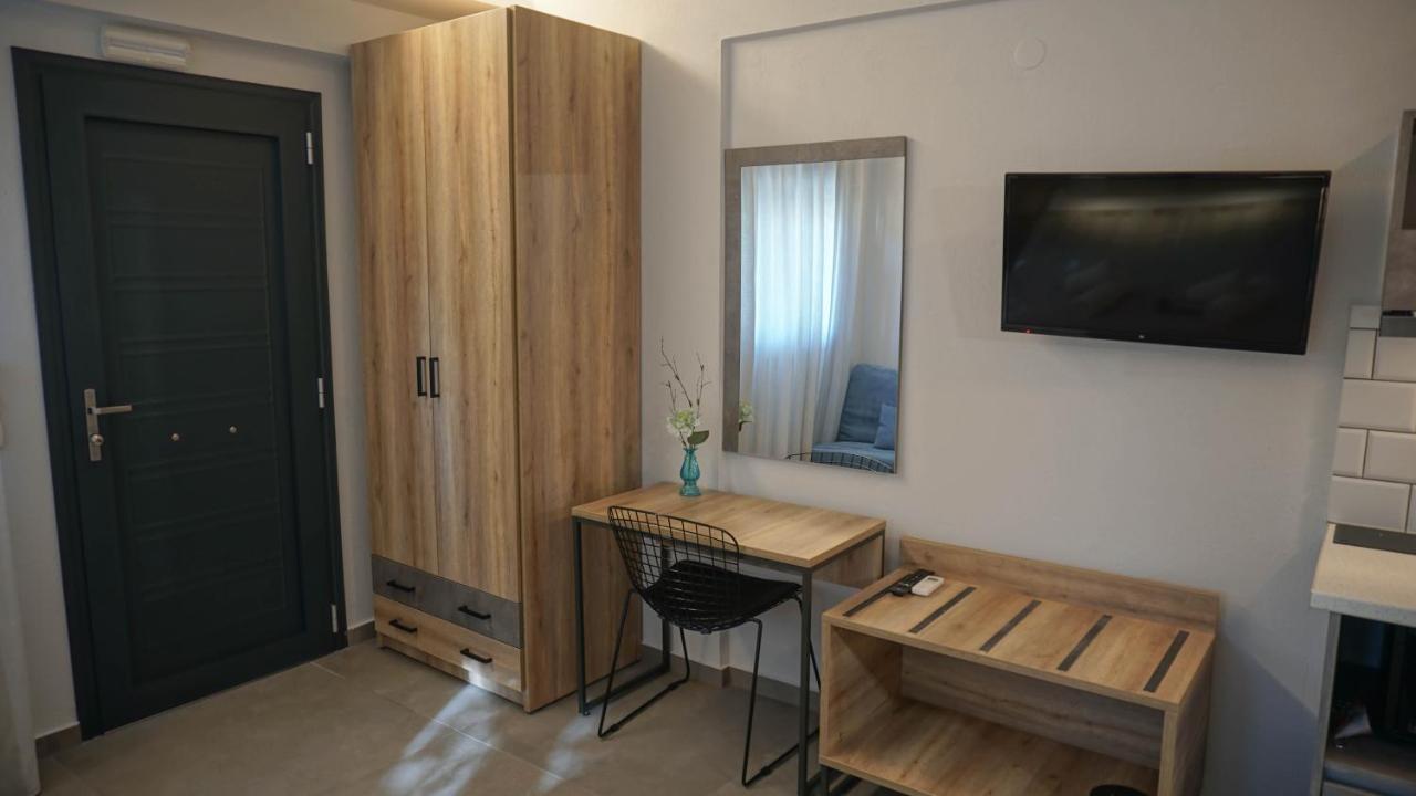 Enalia Luxury Living Apartment นิกิติ ภายนอก รูปภาพ